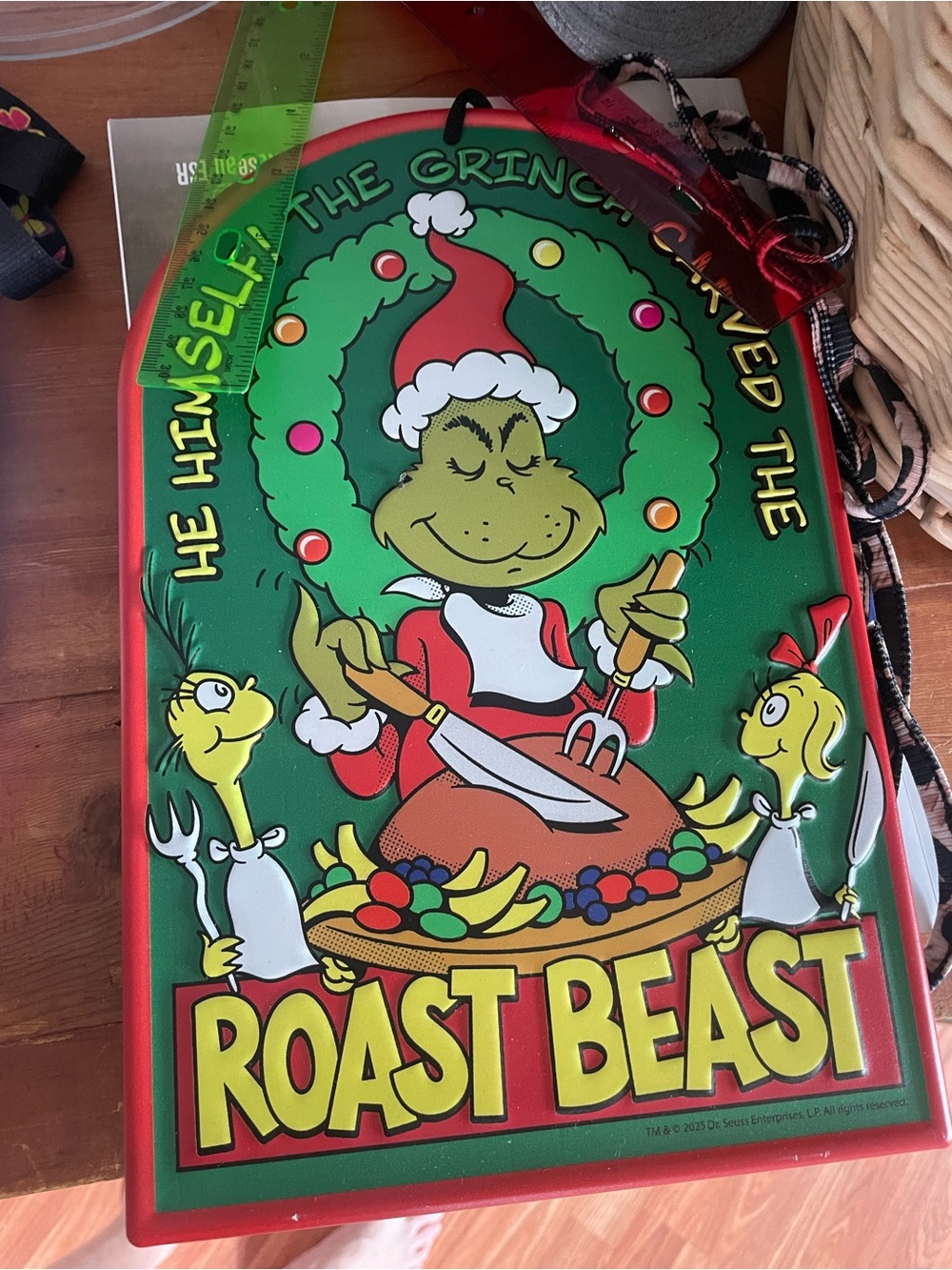 The Grinch Roast Beast Holiday Wall Sign - Green/Red